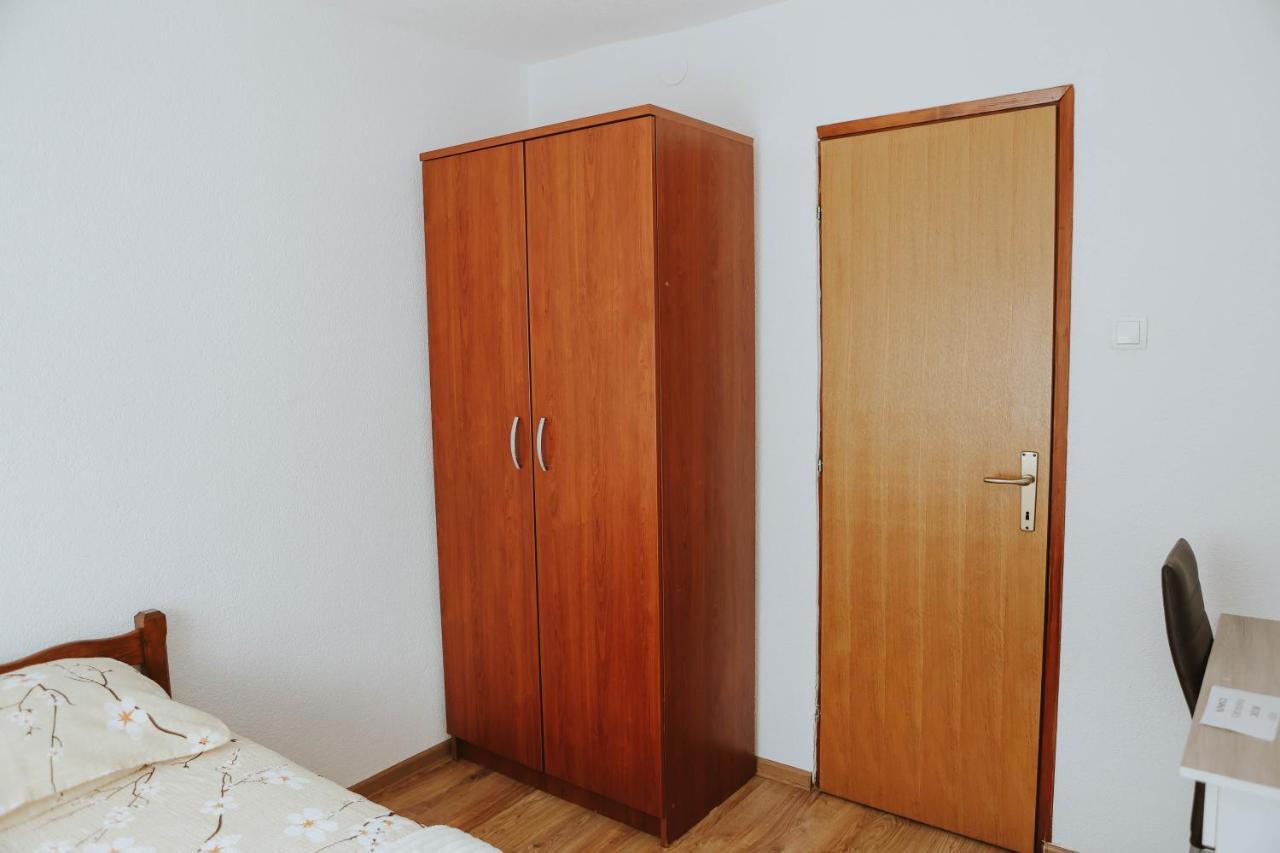 I&T Apartman Gospić Exterior foto
